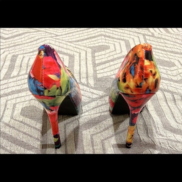 Bright colorful heels - Picture 2 of 3